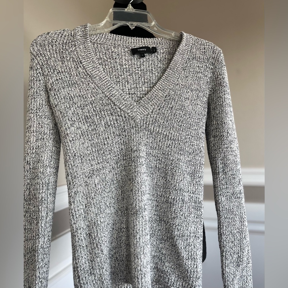 Theory Womens Gray V-Neck Long Sleeve Pullover Sweater Top Size P (see chart)
